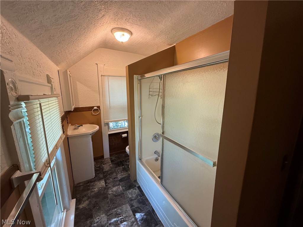 1076 Ackley Street Akron OH 44306
