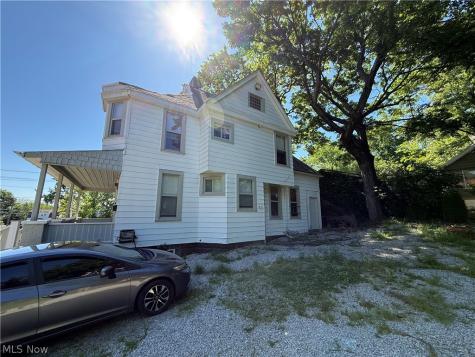 1076 Ackley Street Akron OH 44306
