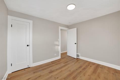 8910 Mccracken Boulevard Garfield Heights OH 44125