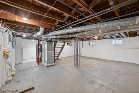 8910 Mccracken Boulevard Garfield Heights OH 44125