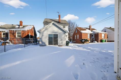 8910 Mccracken Boulevard Garfield Heights OH 44125