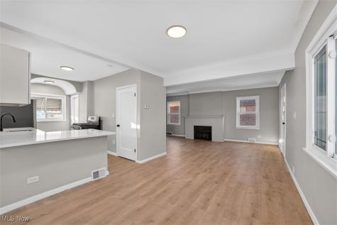 8910 Mccracken Boulevard Garfield Heights OH 44125