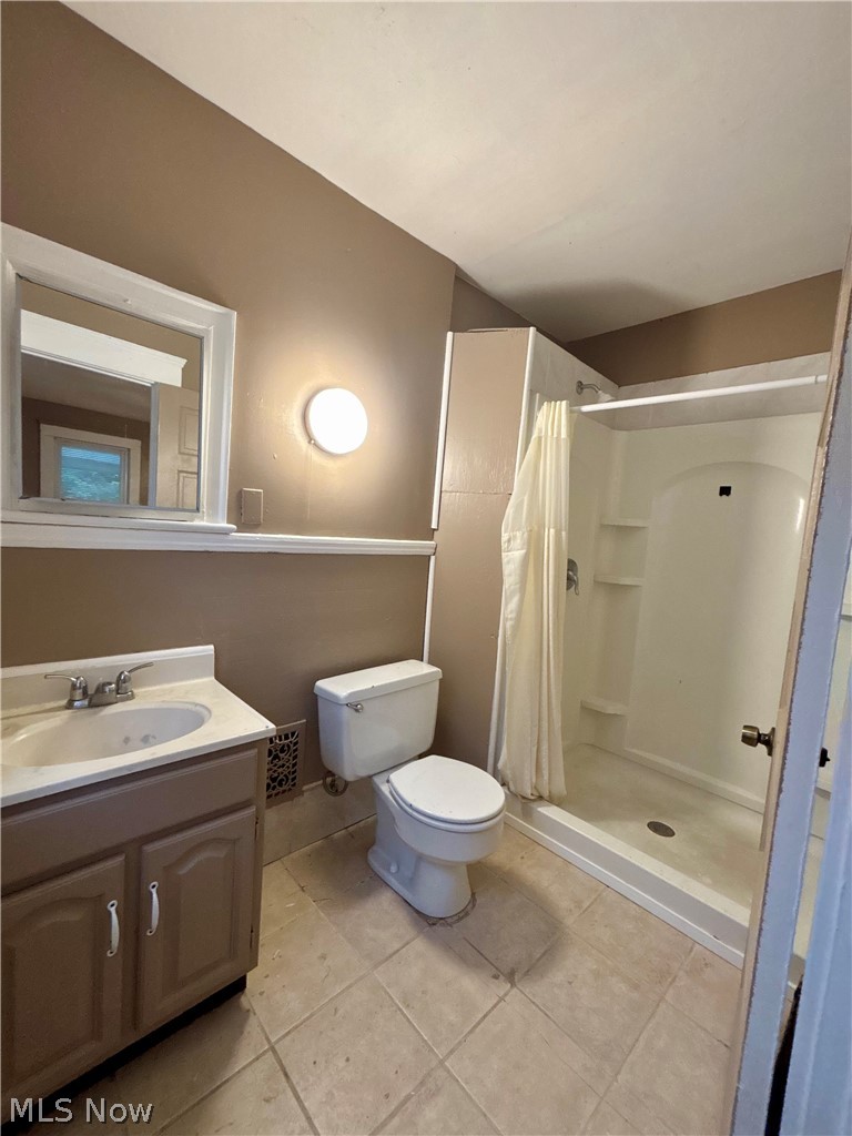 7523 Osage Avenue Cleveland OH 44105
