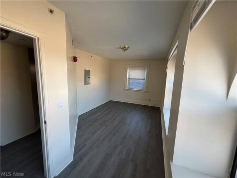 5644 Broadway Avenue Cleveland OH 44127