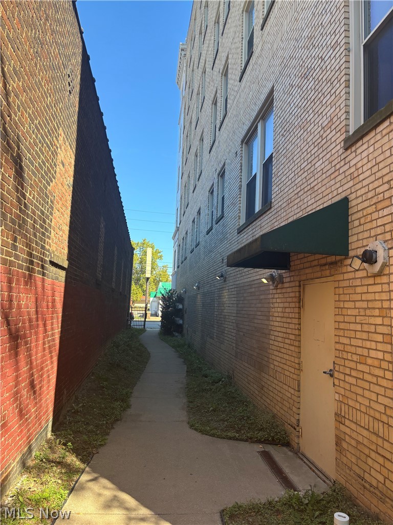5644 Broadway Avenue Cleveland OH 44127