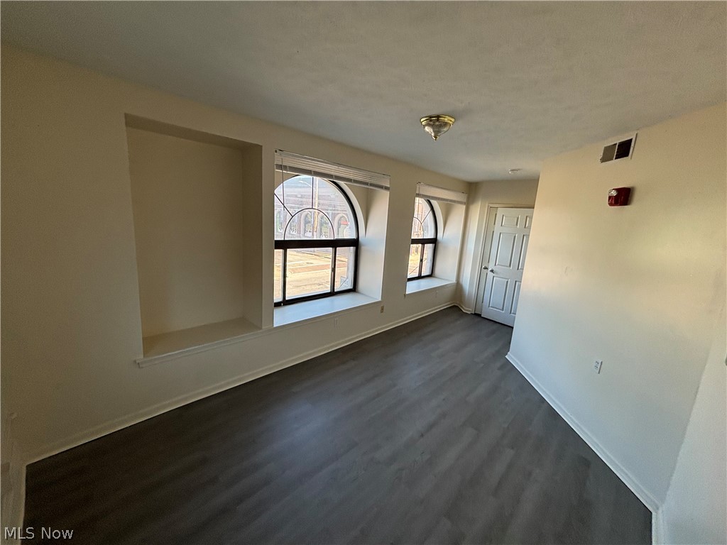 5644 Broadway Avenue Cleveland OH 44127