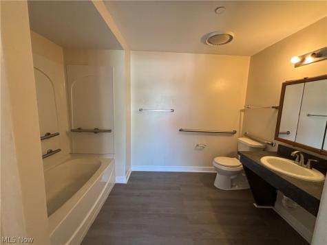 5644 Broadway Avenue Cleveland OH 44127