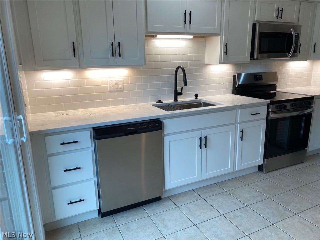 2581 Shakespeare Lane Avon OH 44011