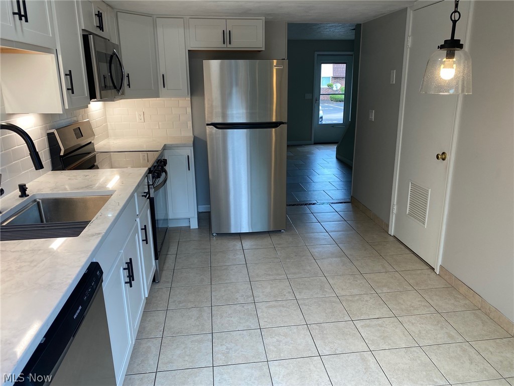 2581 Shakespeare Lane Avon OH 44011