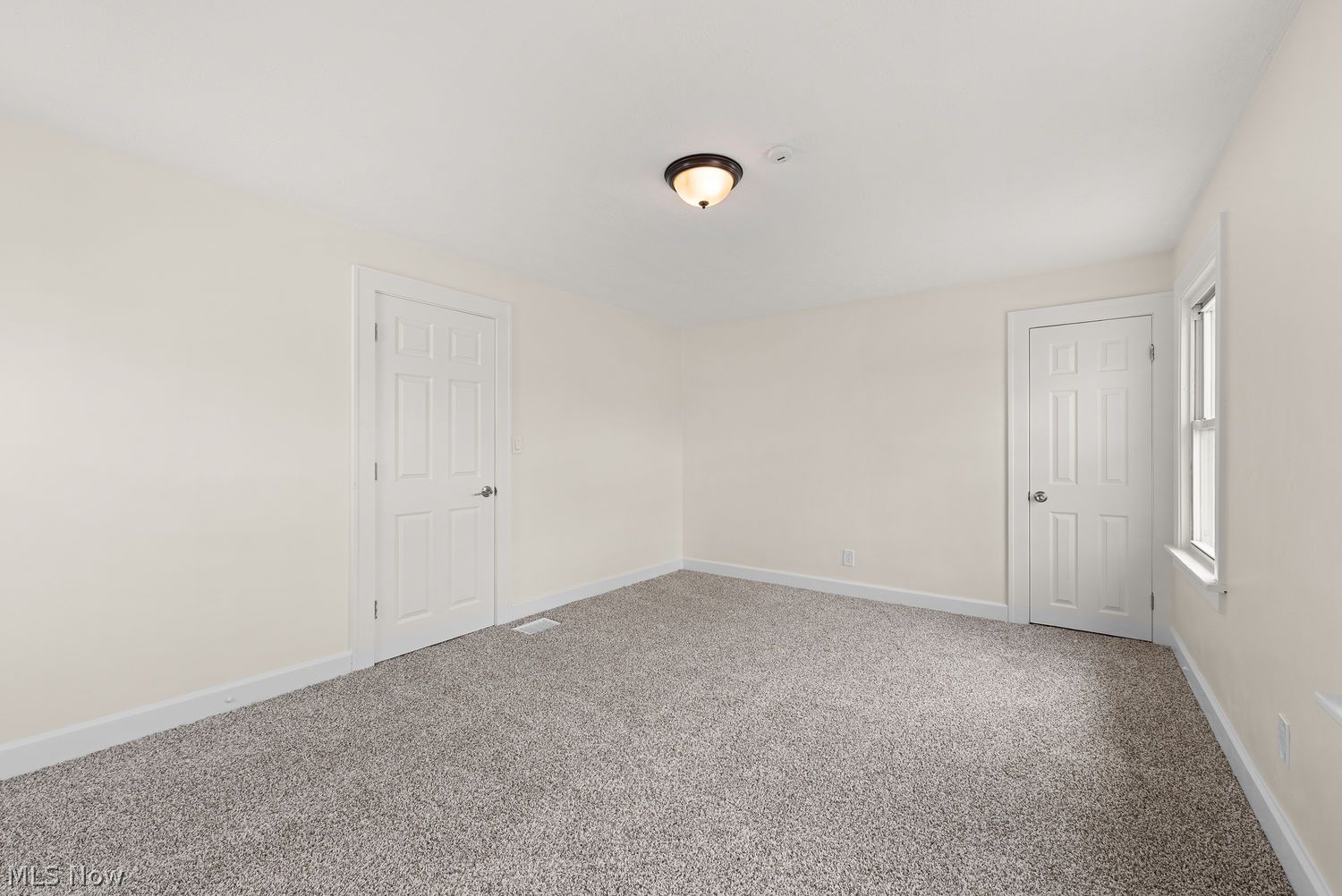 14016 Lakota Avenue Cleveland OH 44111