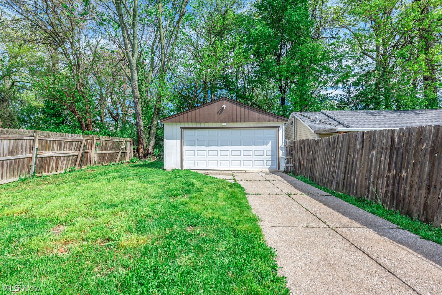 14016 Lakota Avenue Cleveland OH 44111