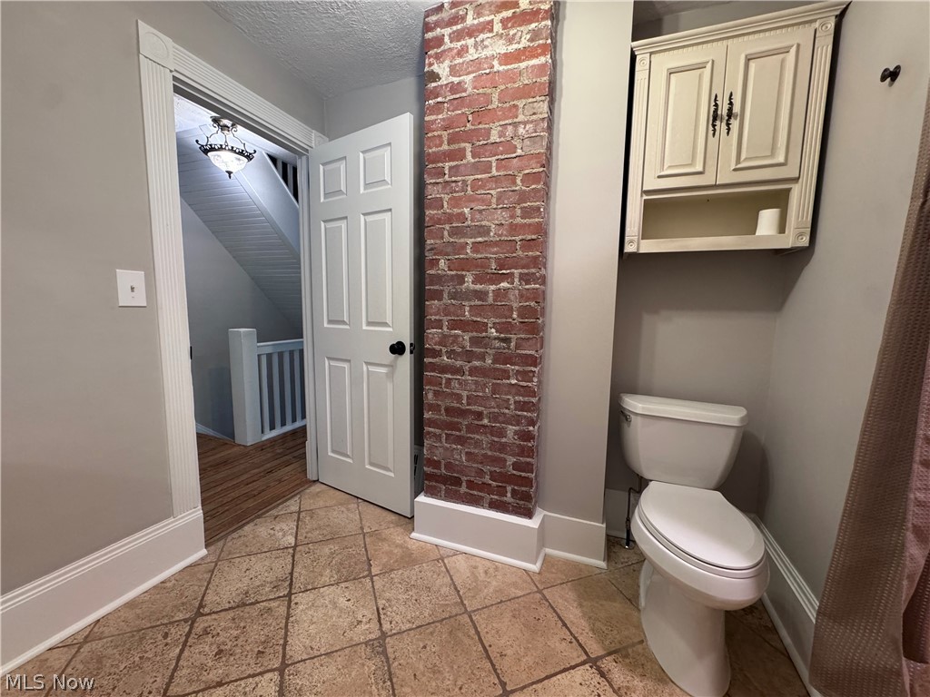 109 Moffet Avenue Chardon OH 44024