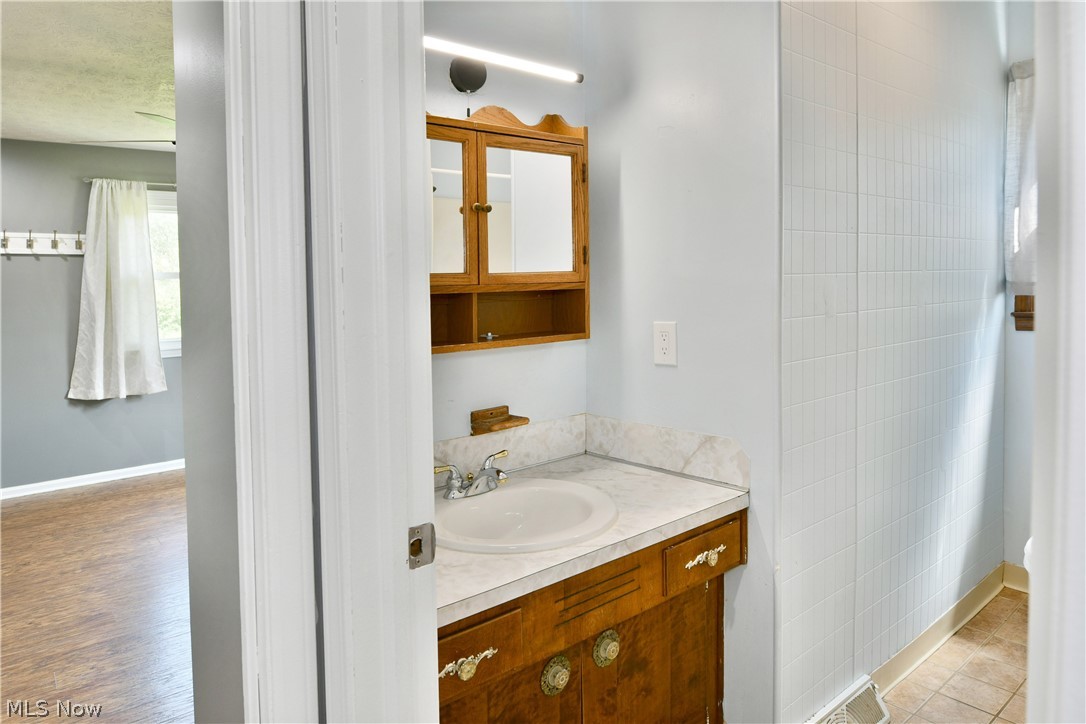 5794 Merwin Chase Road Brookfield OH 44403