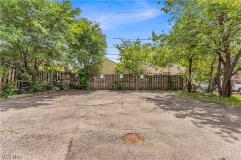 4657 Warner Road Garfield Heights OH 44125