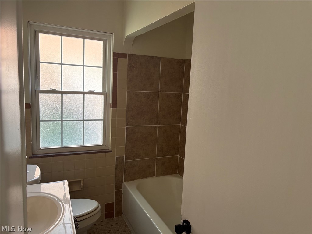 1211 Tuxedo Avenue Parma OH 44134