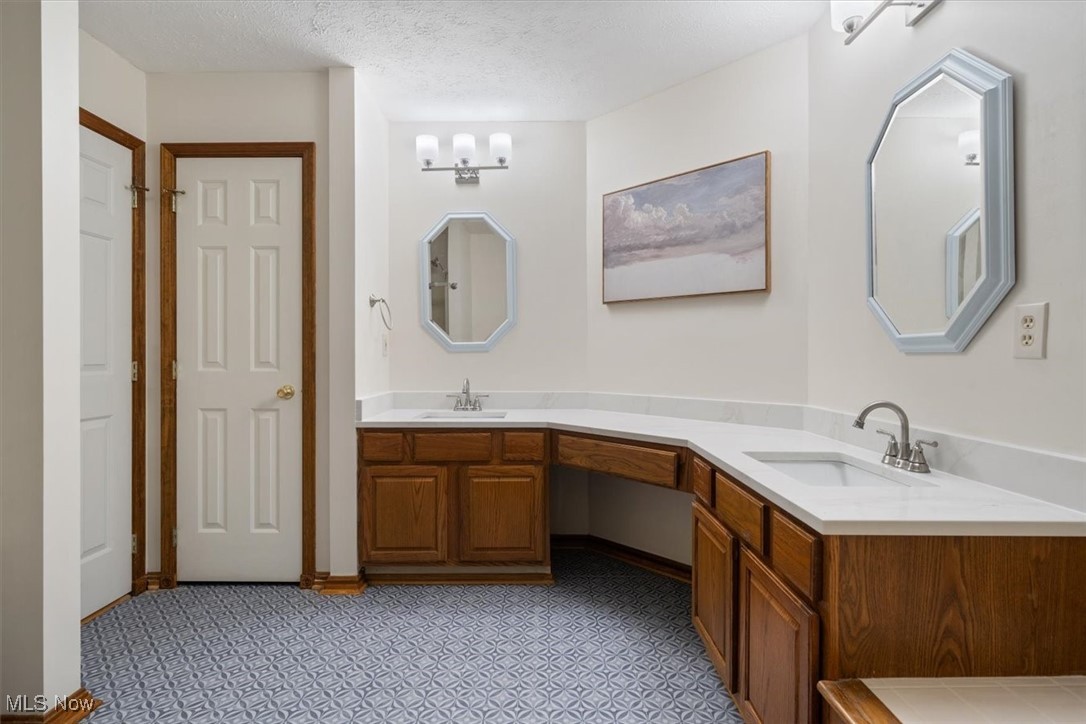 4286 Springvale Circle Avon OH 44011