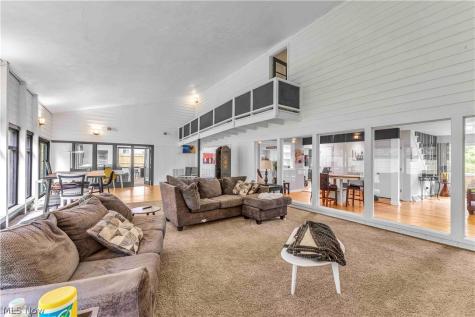 607 Castle Boulevard Akron OH 44313