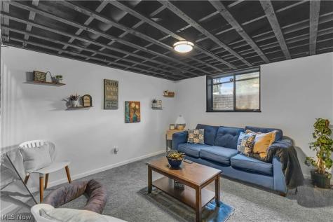 607 Castle Boulevard Akron OH 44313