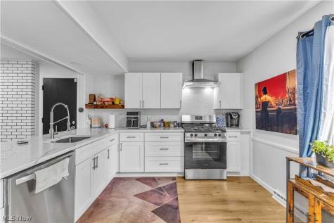 607 Castle Boulevard Akron OH 44313