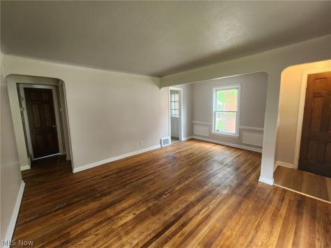 25801 Forestview Avenue Euclid OH 44132