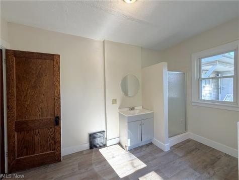 882 Redfern Avenue Akron OH 44314