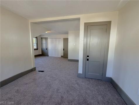 882 Redfern Avenue Akron OH 44314