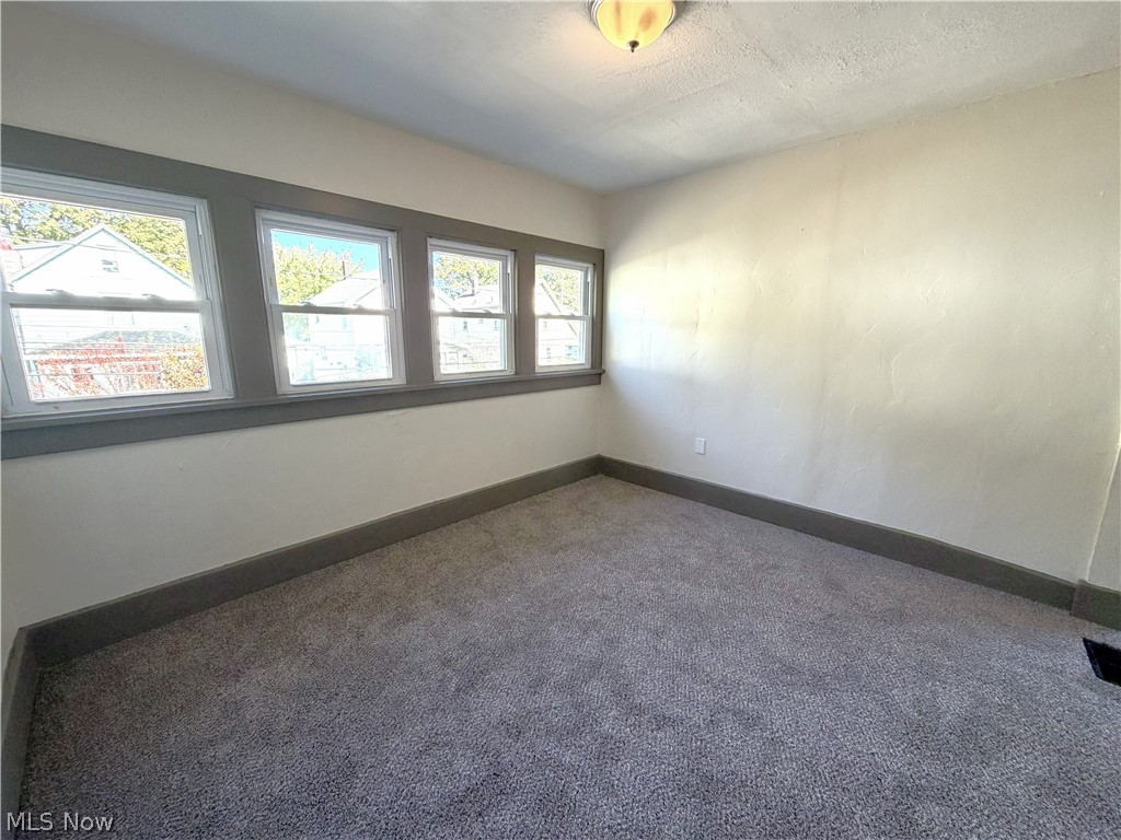882 Redfern Avenue Akron OH 44314