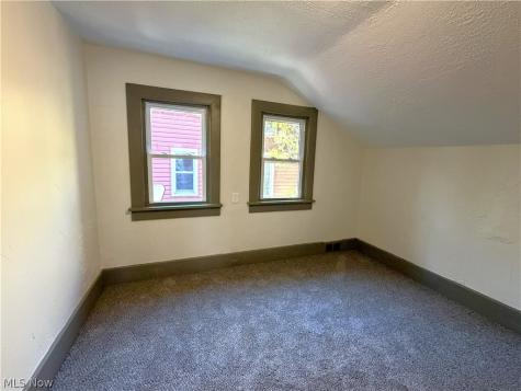 882 Redfern Avenue Akron OH 44314