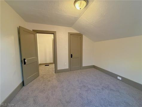 882 Redfern Avenue Akron OH 44314