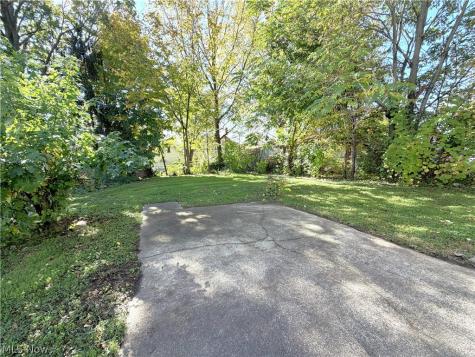 882 Redfern Avenue Akron OH 44314