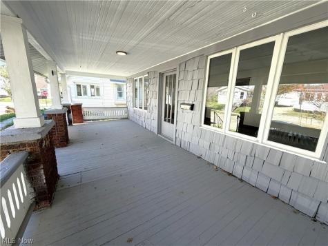 882 Redfern Avenue Akron OH 44314