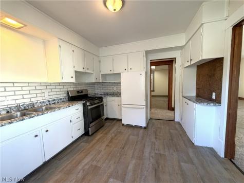 882 Redfern Avenue Akron OH 44314
