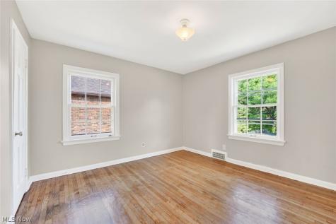 19239 Winslow Road Shaker Heights OH 44122