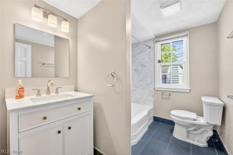 19239 Winslow Road Shaker Heights OH 44122