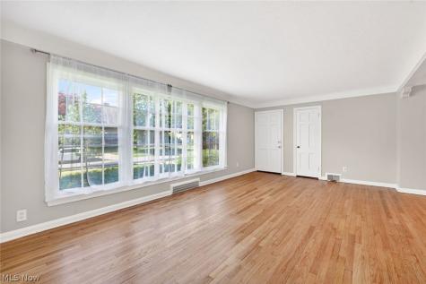 19239 Winslow Road Shaker Heights OH 44122
