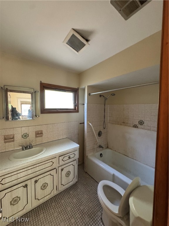3660 E 76th Street Cleveland OH 44105