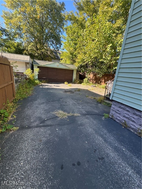 3660 E 76th Street Cleveland OH 44105