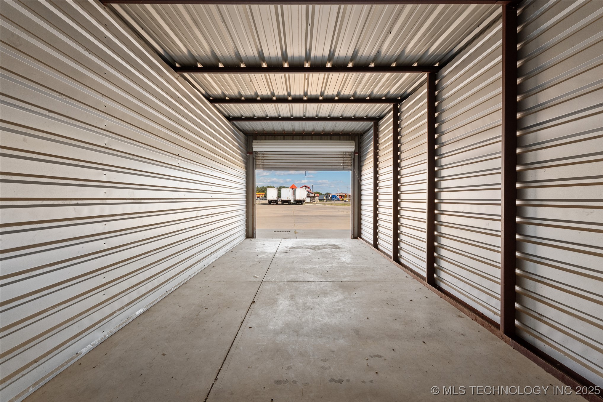 18753 S 100 Highway Webbers Falls OK 74470