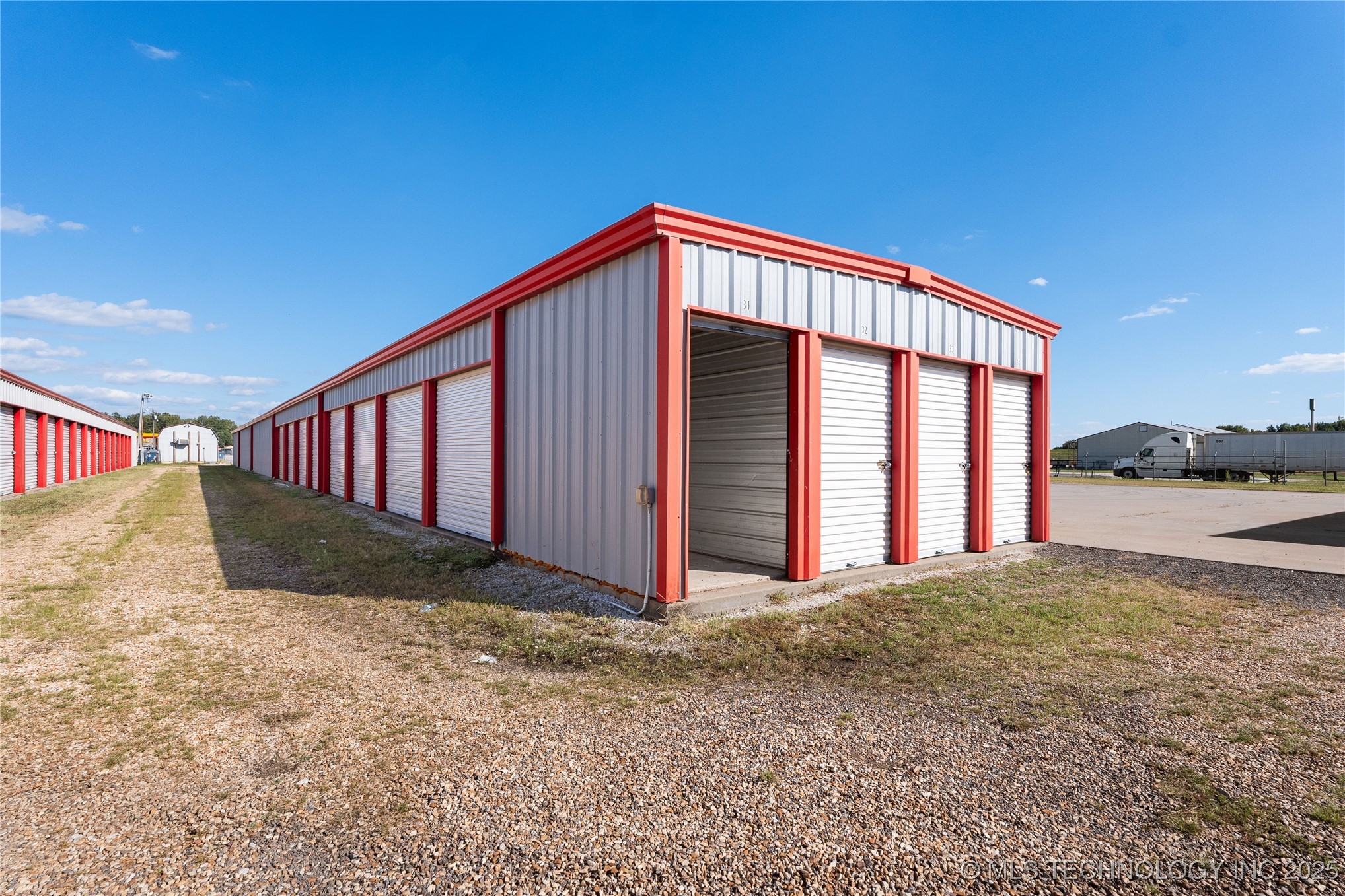 18753 S 100 Highway Webbers Falls OK 74470