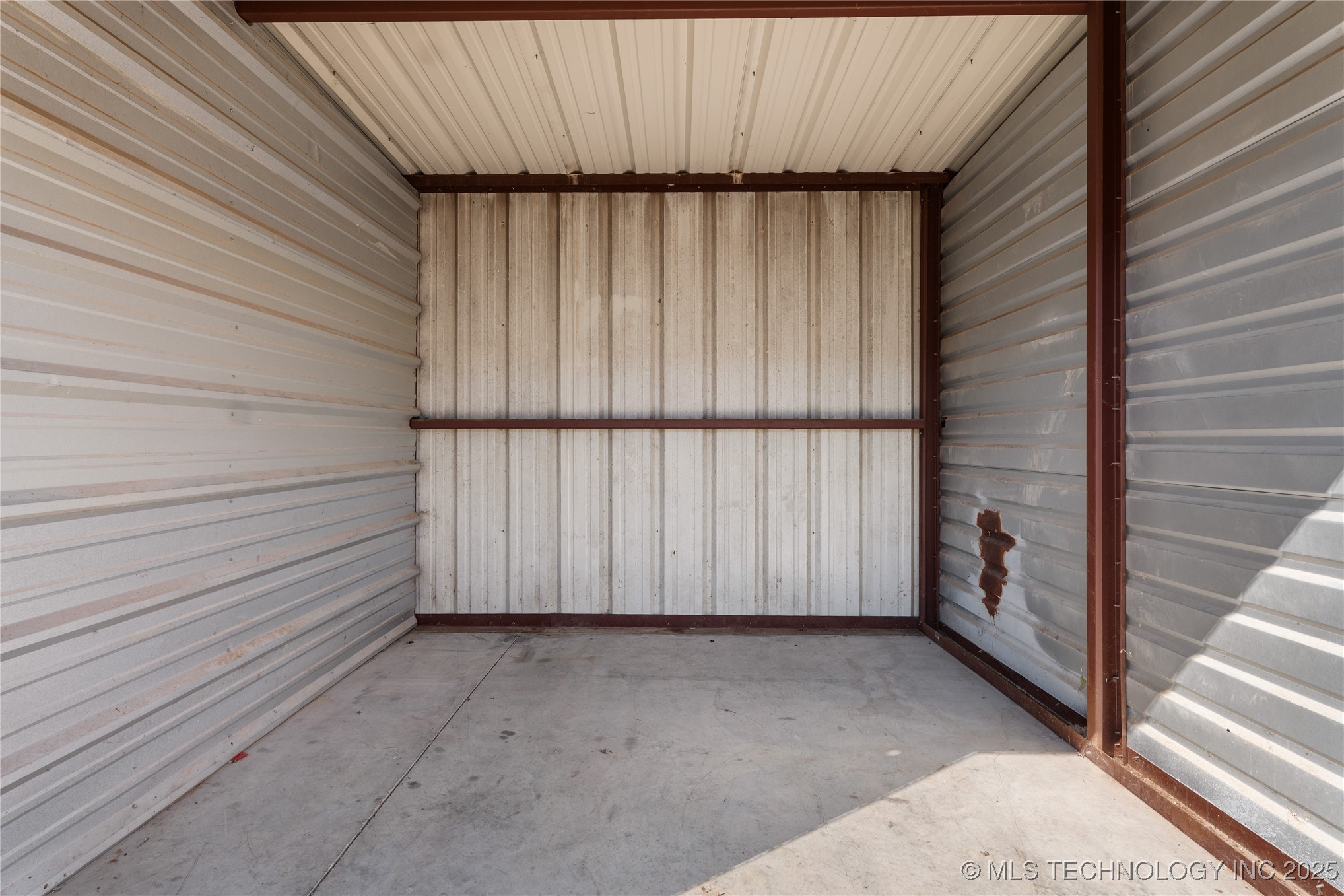 18753 S 100 Highway Webbers Falls OK 74470
