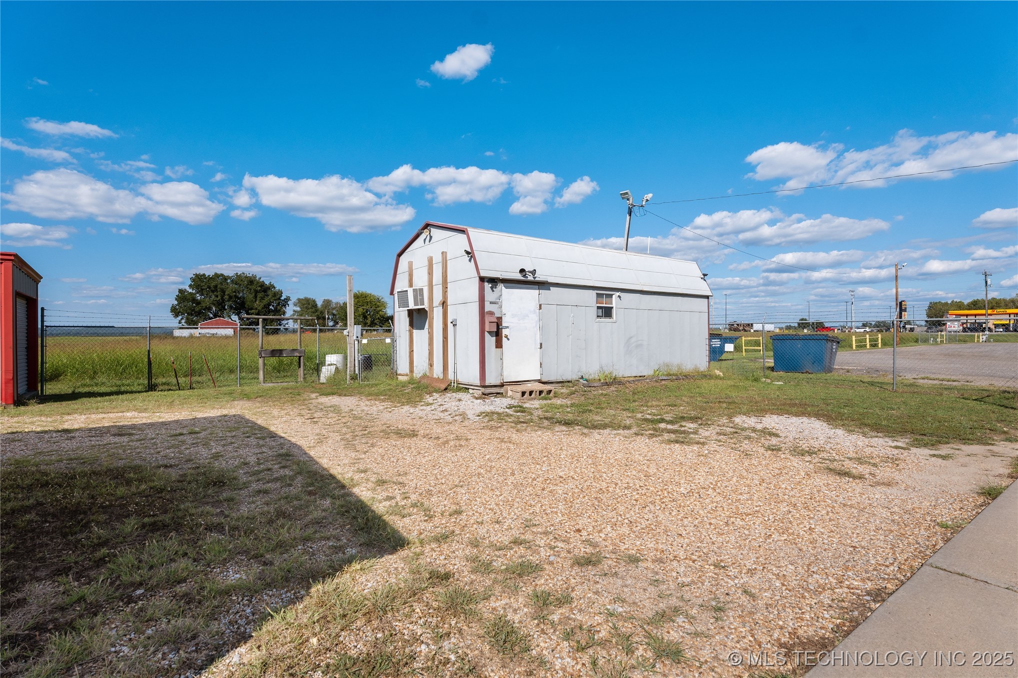18753 S 100 Highway Webbers Falls OK 74470