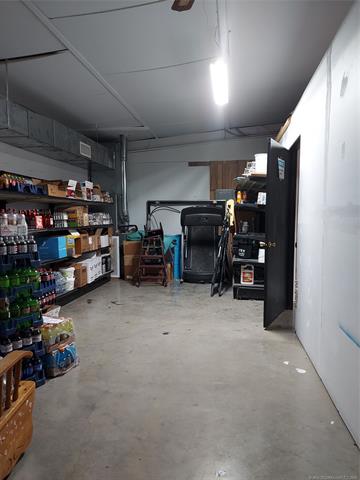 292 E 4th Avenue Welch OK 74369
