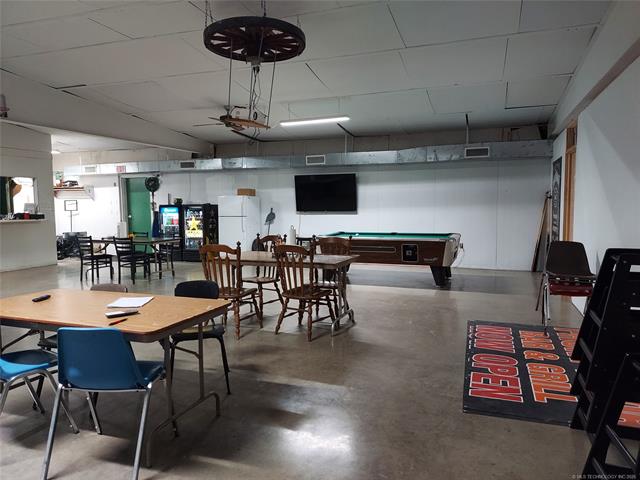292 E 4th Avenue Welch OK 74369