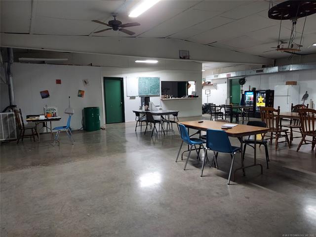 292 E 4th Avenue Welch OK 74369