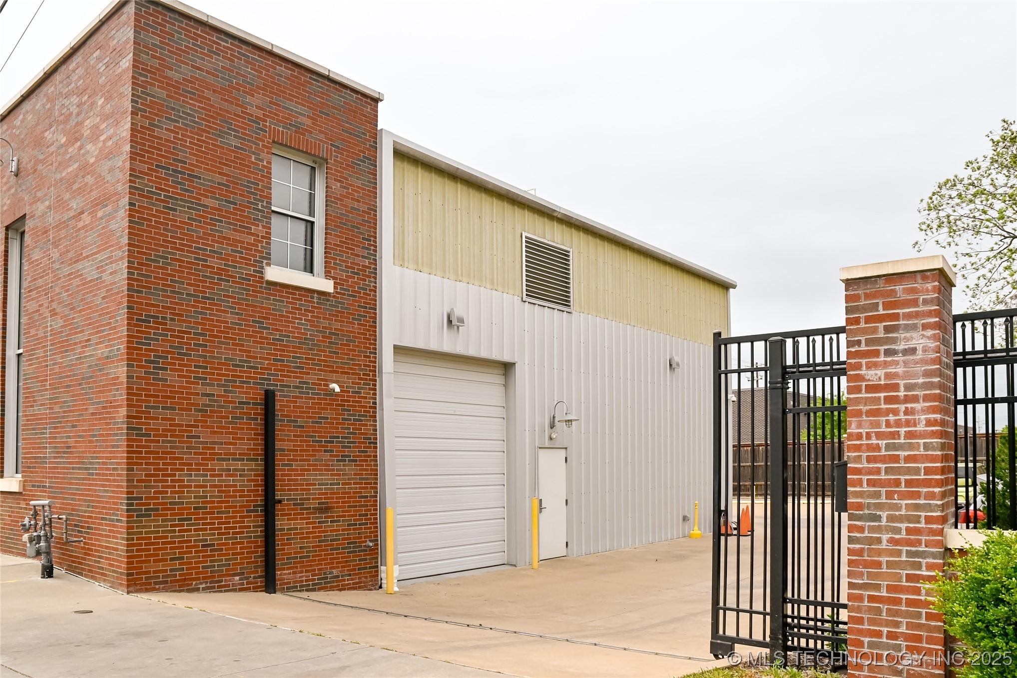 1147 S Lewis Avenue Tulsa OK 74104