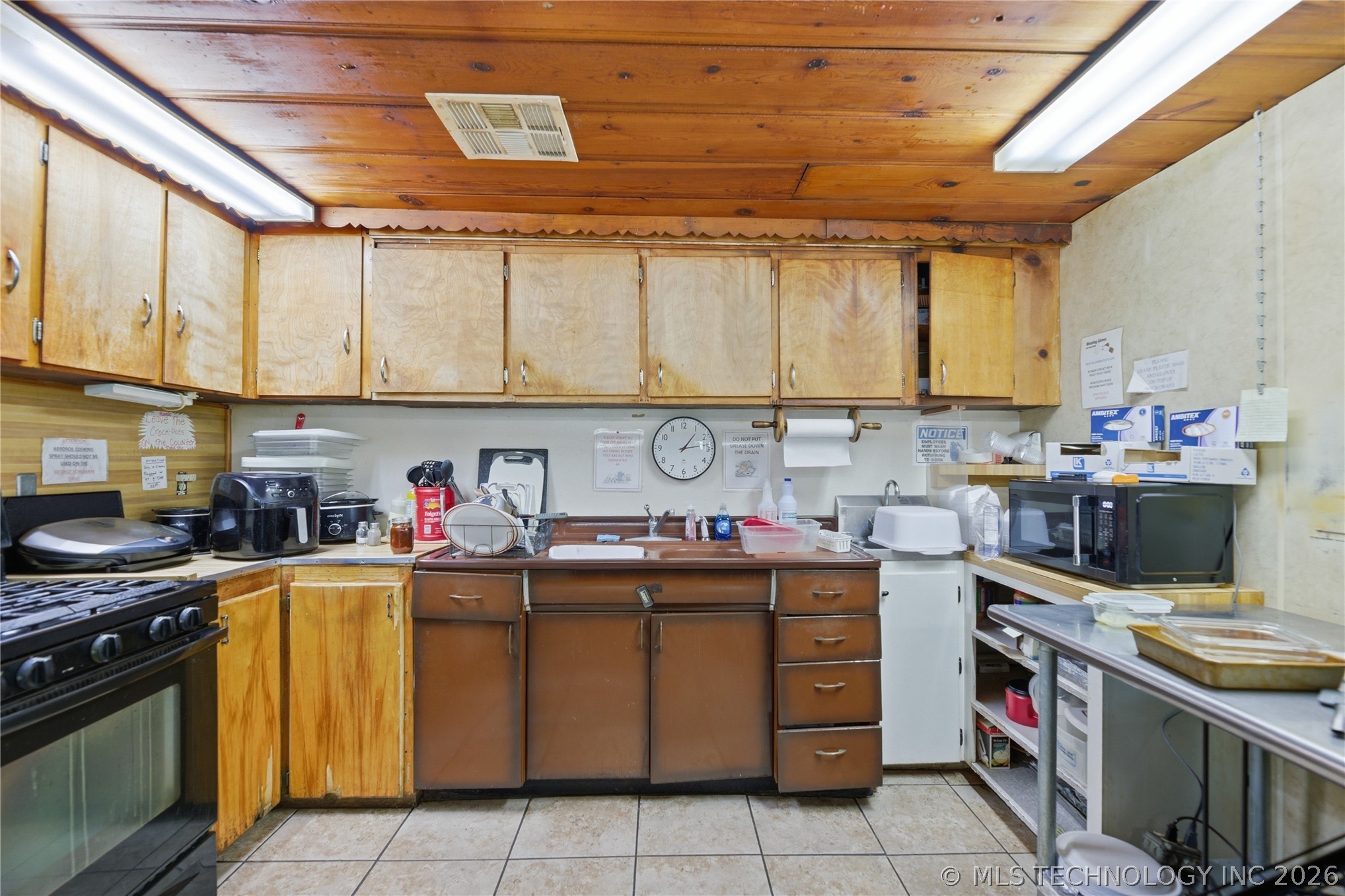15994 N Clear Creek Road Hulbert OK 74441
