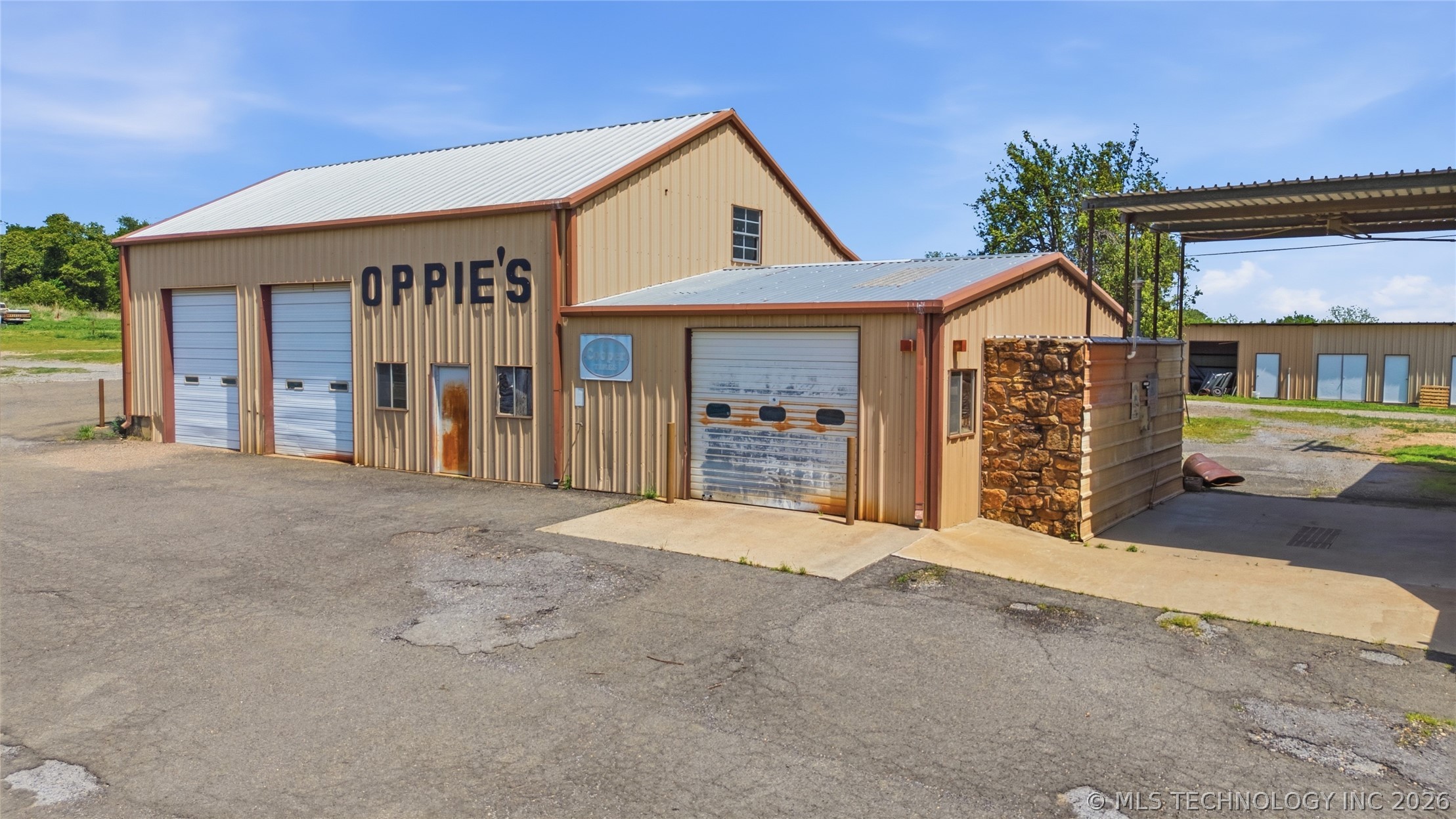 15994 N Clear Creek Road Hulbert OK 74441
