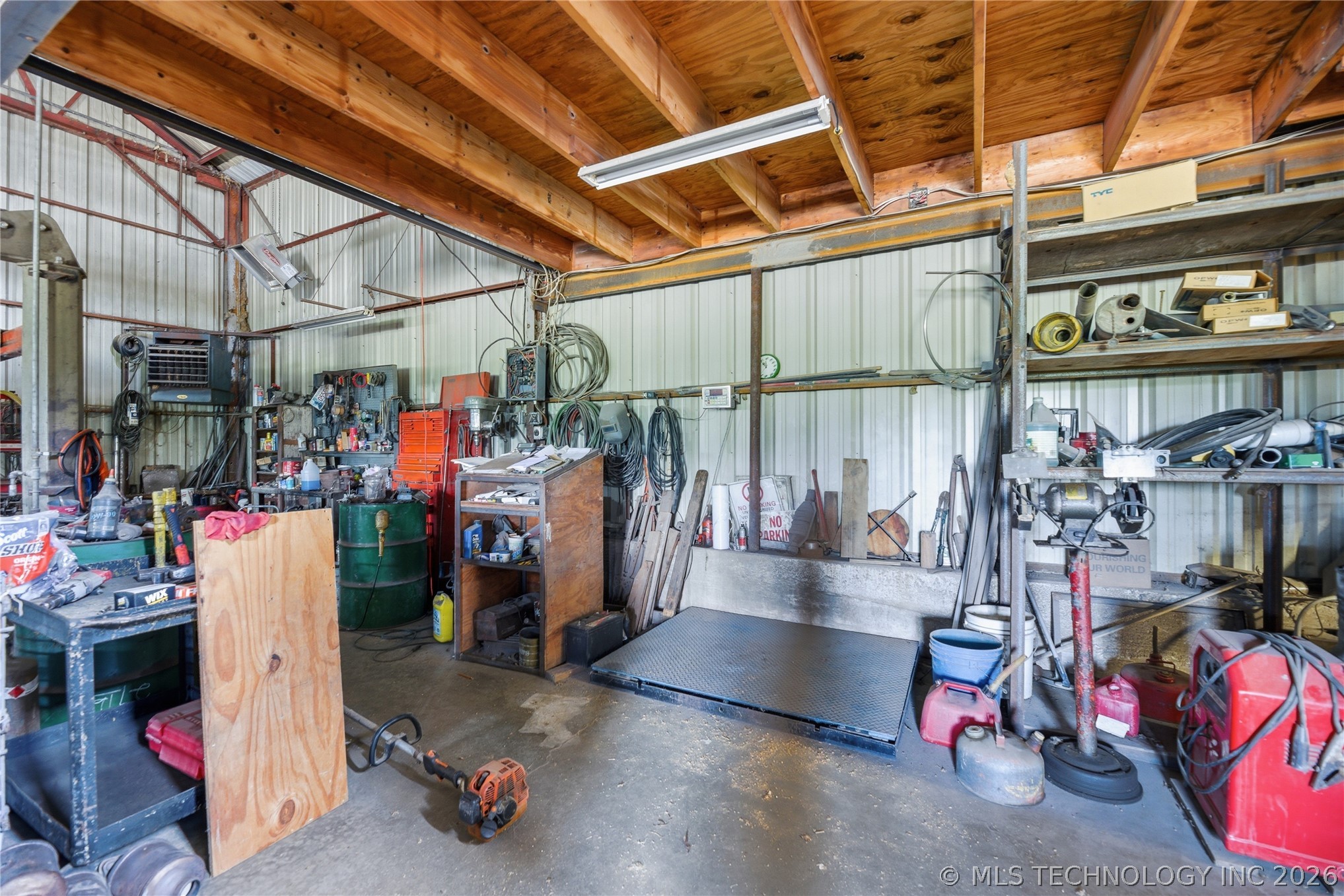 15994 N Clear Creek Road Hulbert OK 74441