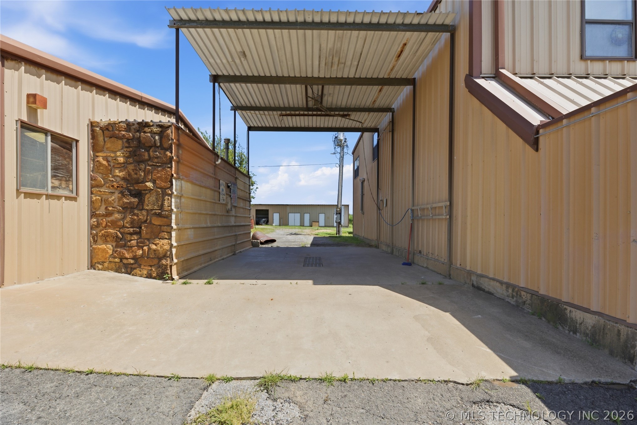15994 N Clear Creek Road Hulbert OK 74441