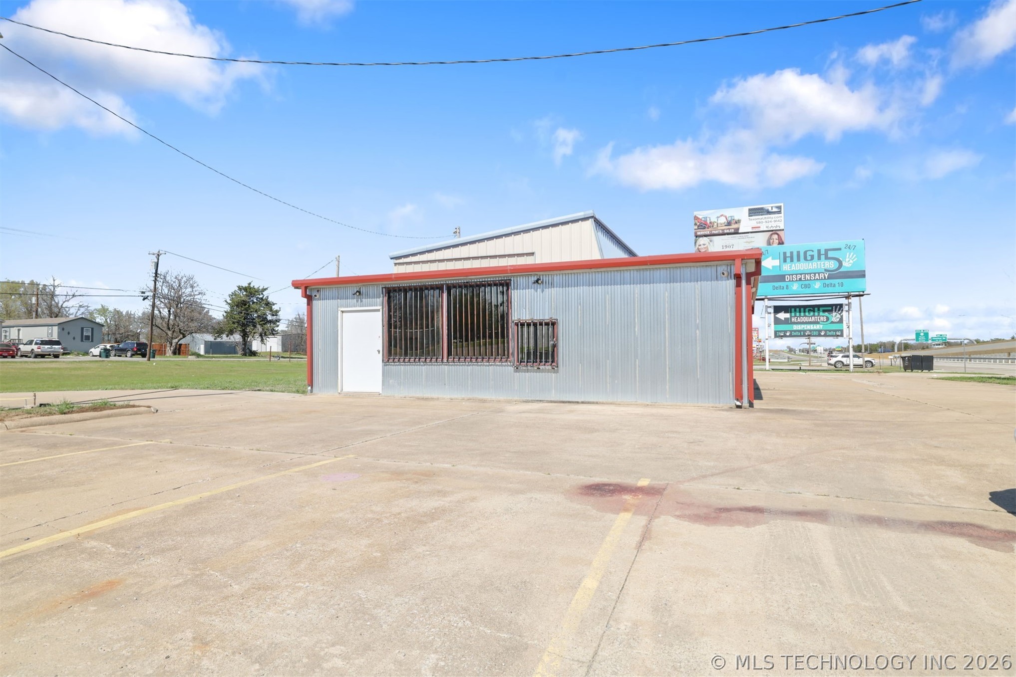 303 N Service Road Calera OK 74730